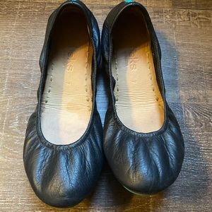 Black tieks